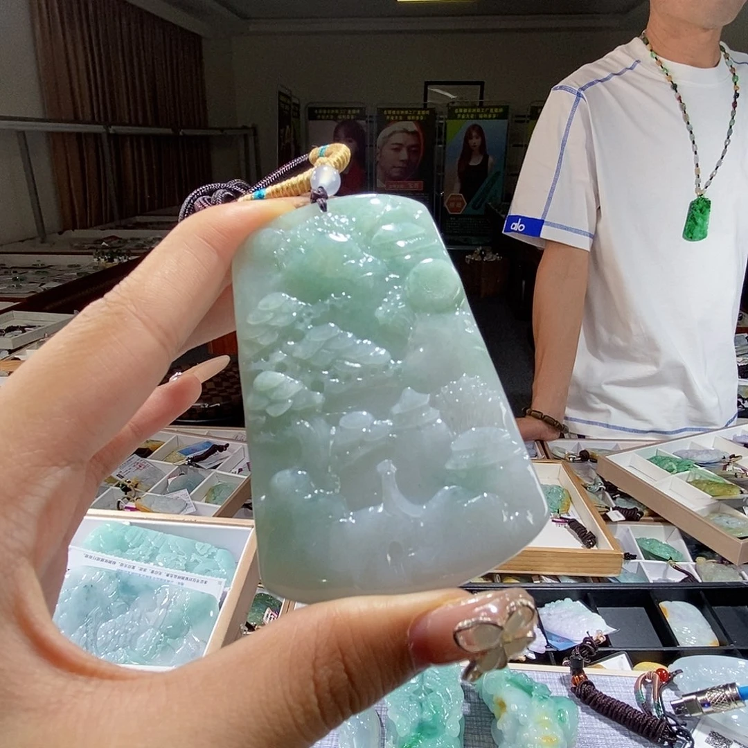 翡翠未镶嵌颈饰翡翠