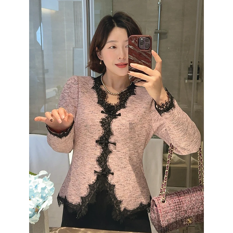 【DIS 定制】【粉紫雅调】盘扣蕾丝拼接羊毛针织打底衫Z525S21556