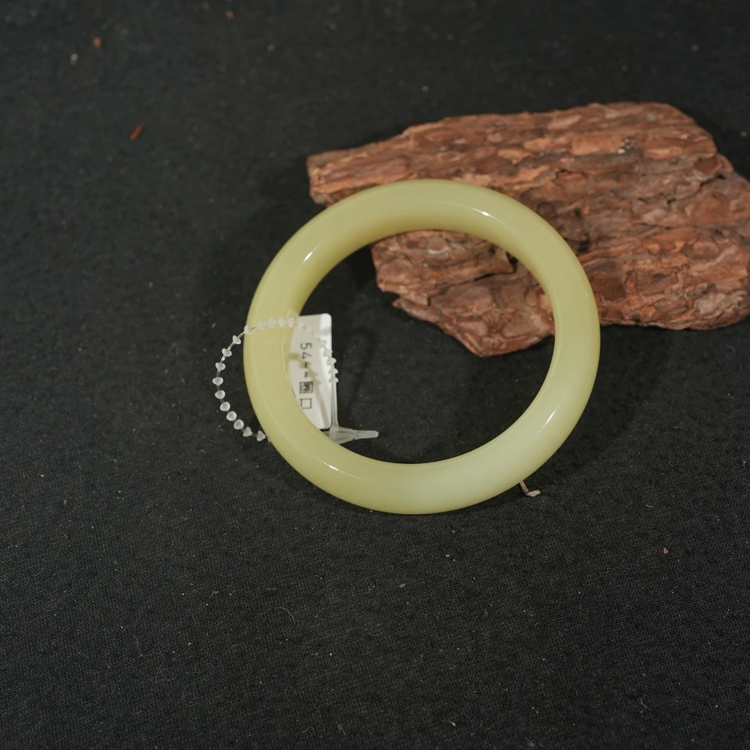 1.1香港王老板-和田玉手镯7z154