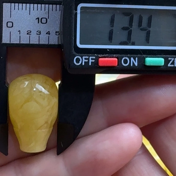 鱼***缘裸石蜜蜡未镶嵌66杂