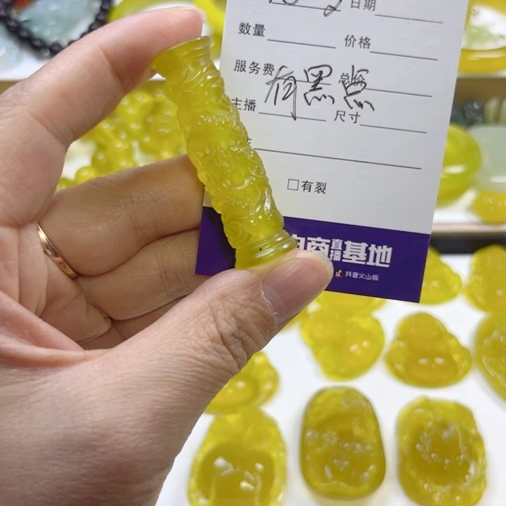 恋***娘蛇纹石玉未镶嵌颈饰