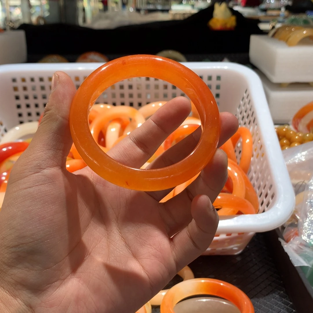 未镶嵌手镯石英质玉雨*