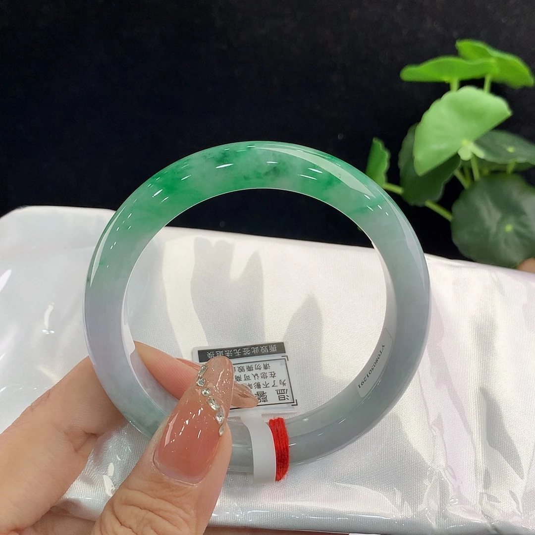 翡翠手镯未镶嵌正59