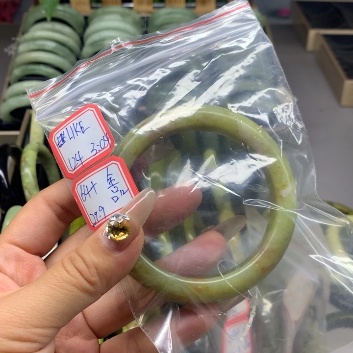 未镶嵌蛇纹石玉手镯124