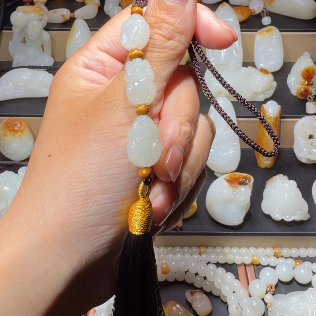 和田玉未镶嵌车挂