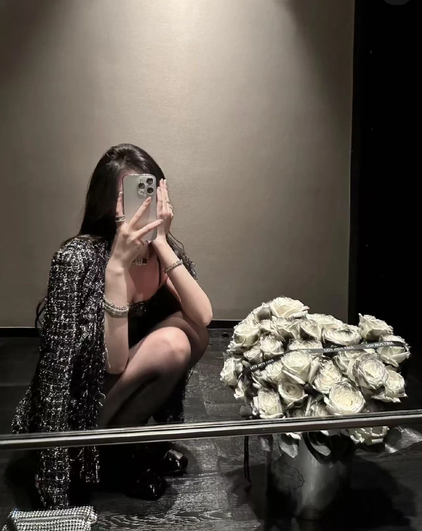 高端轻奢时尚女装翻领