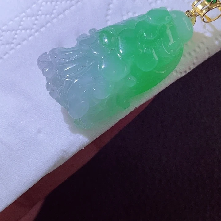 颈饰18K金镶嵌翡翠翡翠