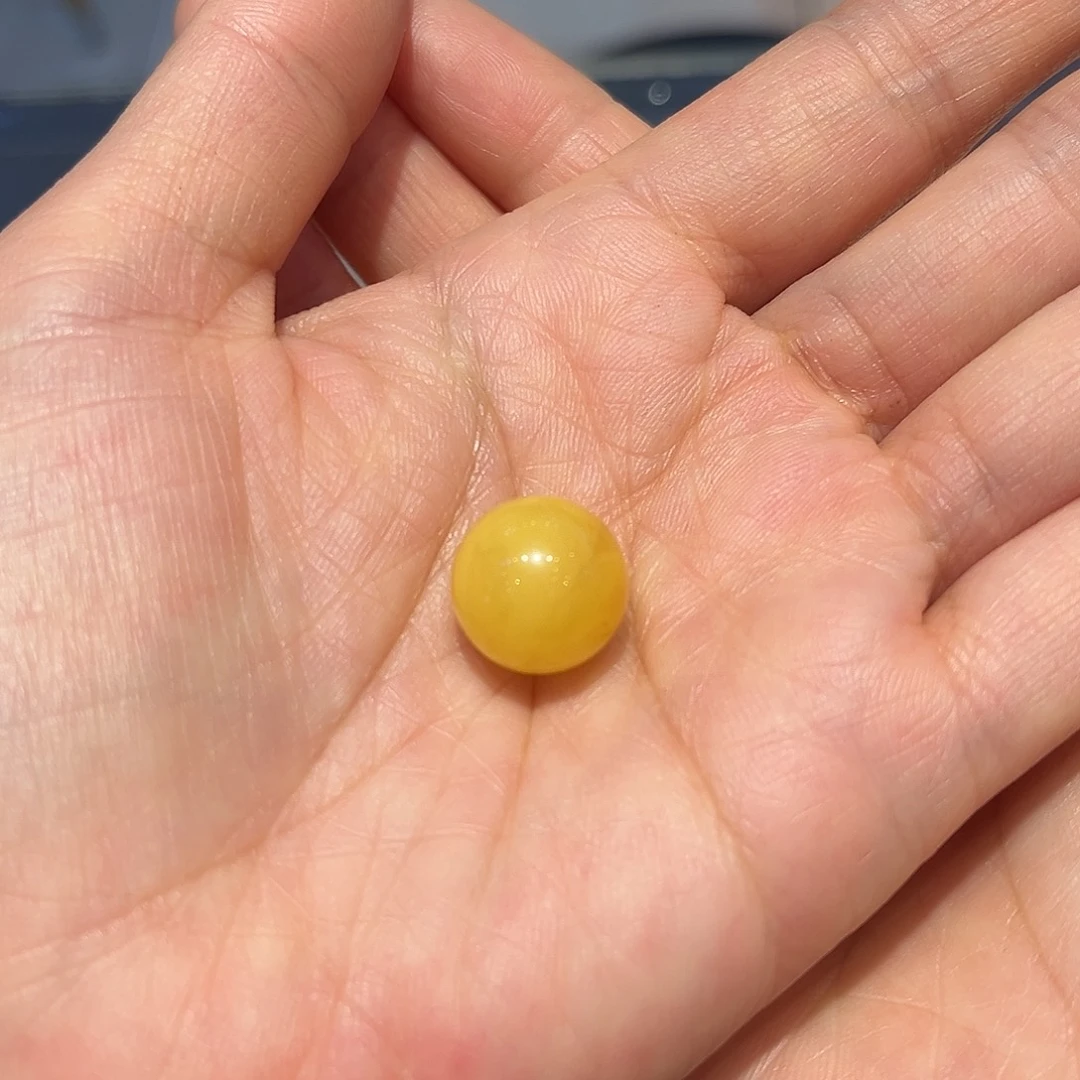 琥珀颈饰18K金镶嵌大****）蜜蜡珠