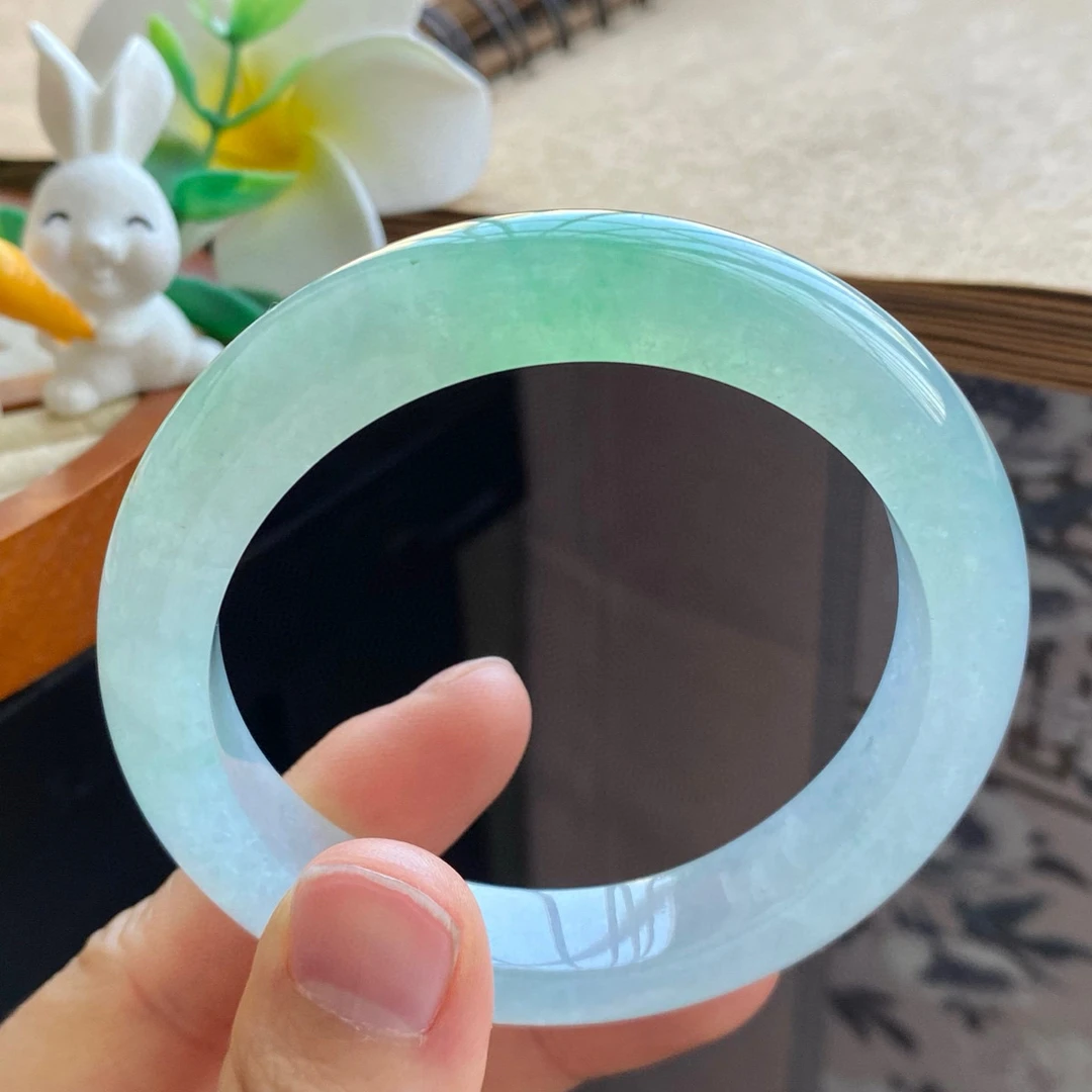 3.10批1675号翡翠手镯55.6-12.2-9.1木纳甜绿镯！很温柔治愈的色