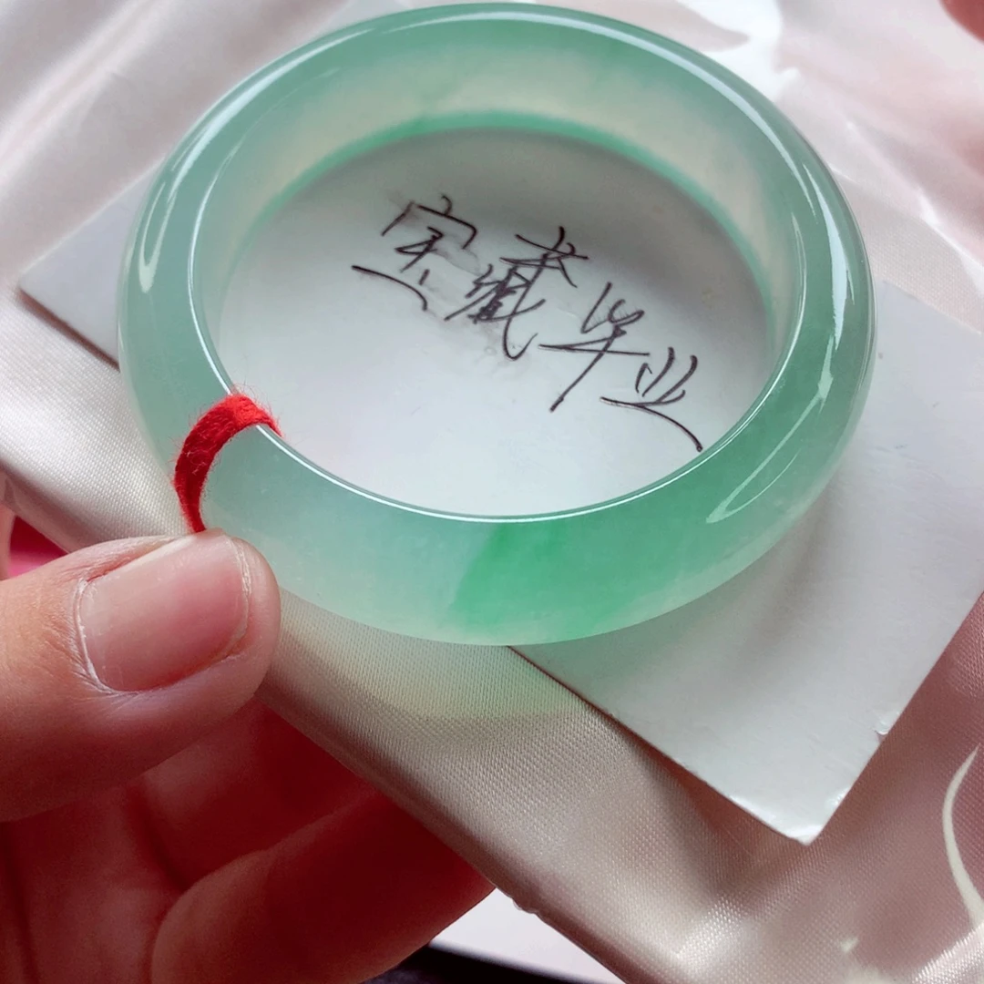 翡翠未镶嵌手镯师妹52轮胎满绿飘一抹绿（9号）