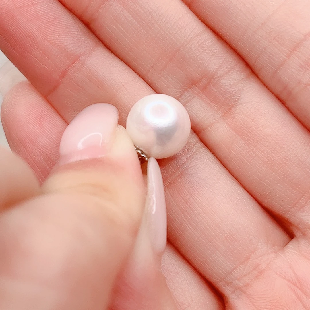 18K金镶嵌淡水珍珠吊坠(赠链)