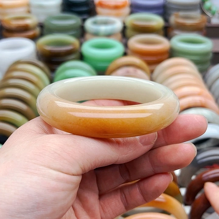 未镶嵌手镯（圆镯）石英质玉