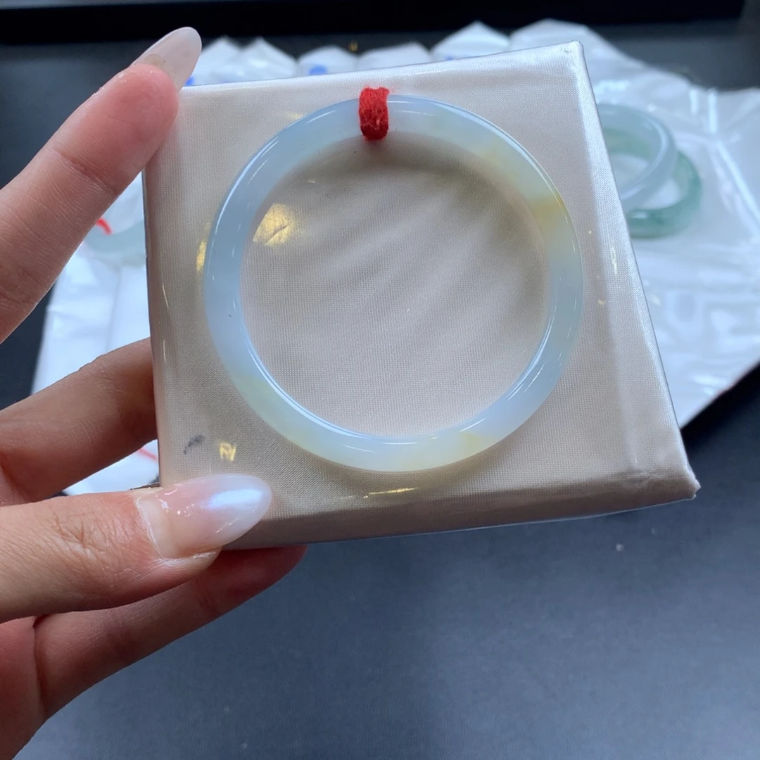 翡翠未镶嵌手镯52圈口