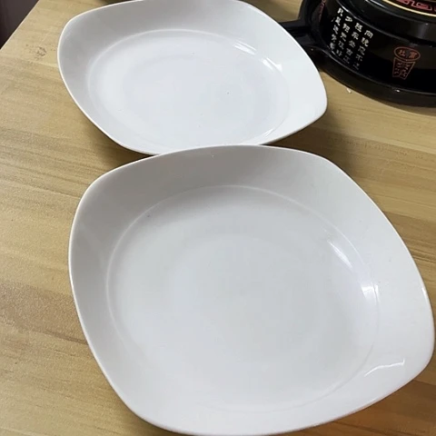 微瑕，不能明火，口径20高3.5四方2个