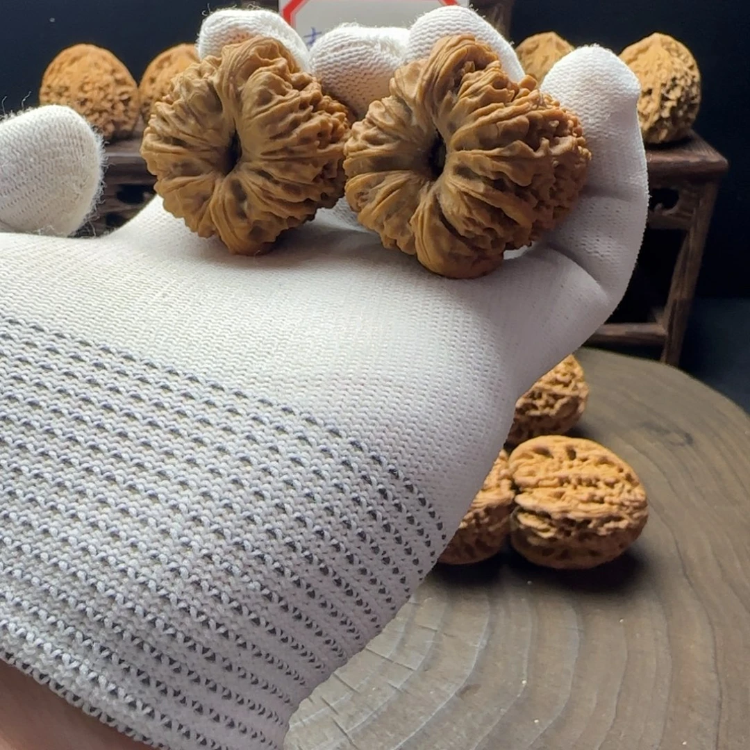 吊坠文玩核桃38三角奥迪炮弹