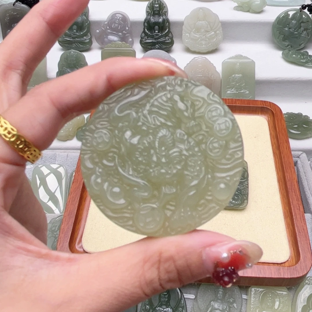 G****和田玉未镶嵌颈饰