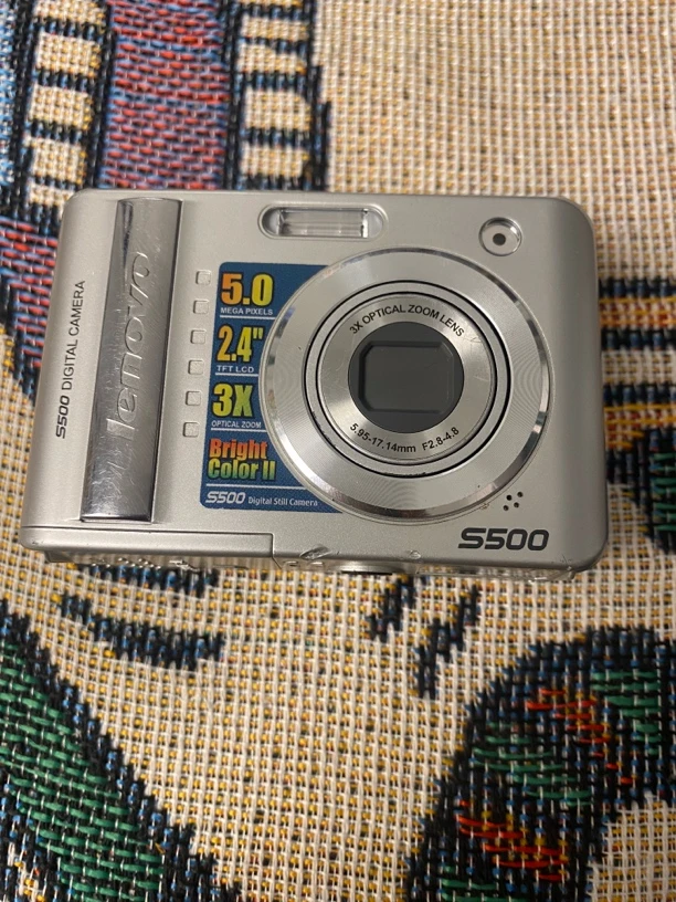 9新 Lenovo/联想 联想银色小巧拍照数码相机非功能问题不退换