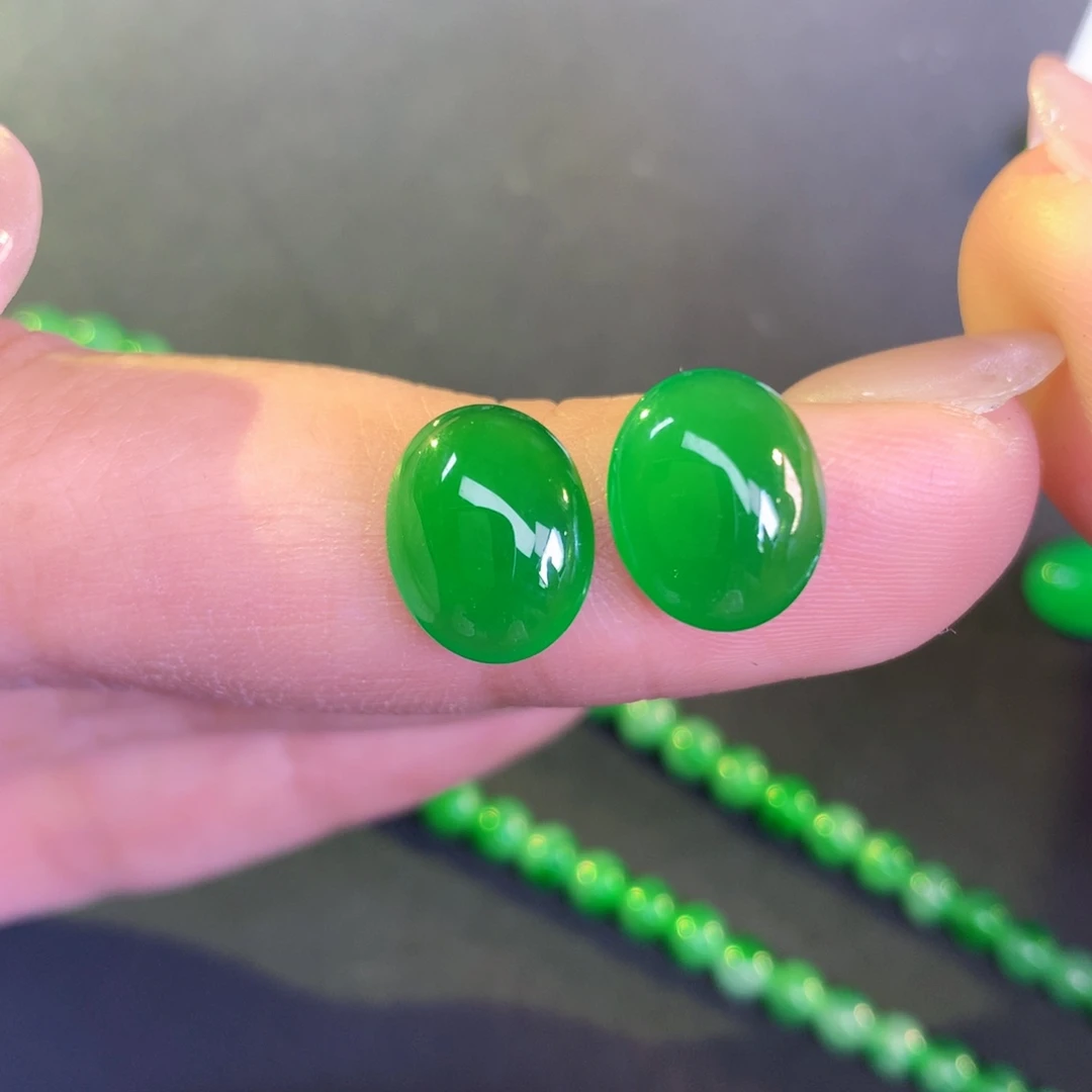 翡翠裸石10.63-8.82-3.81