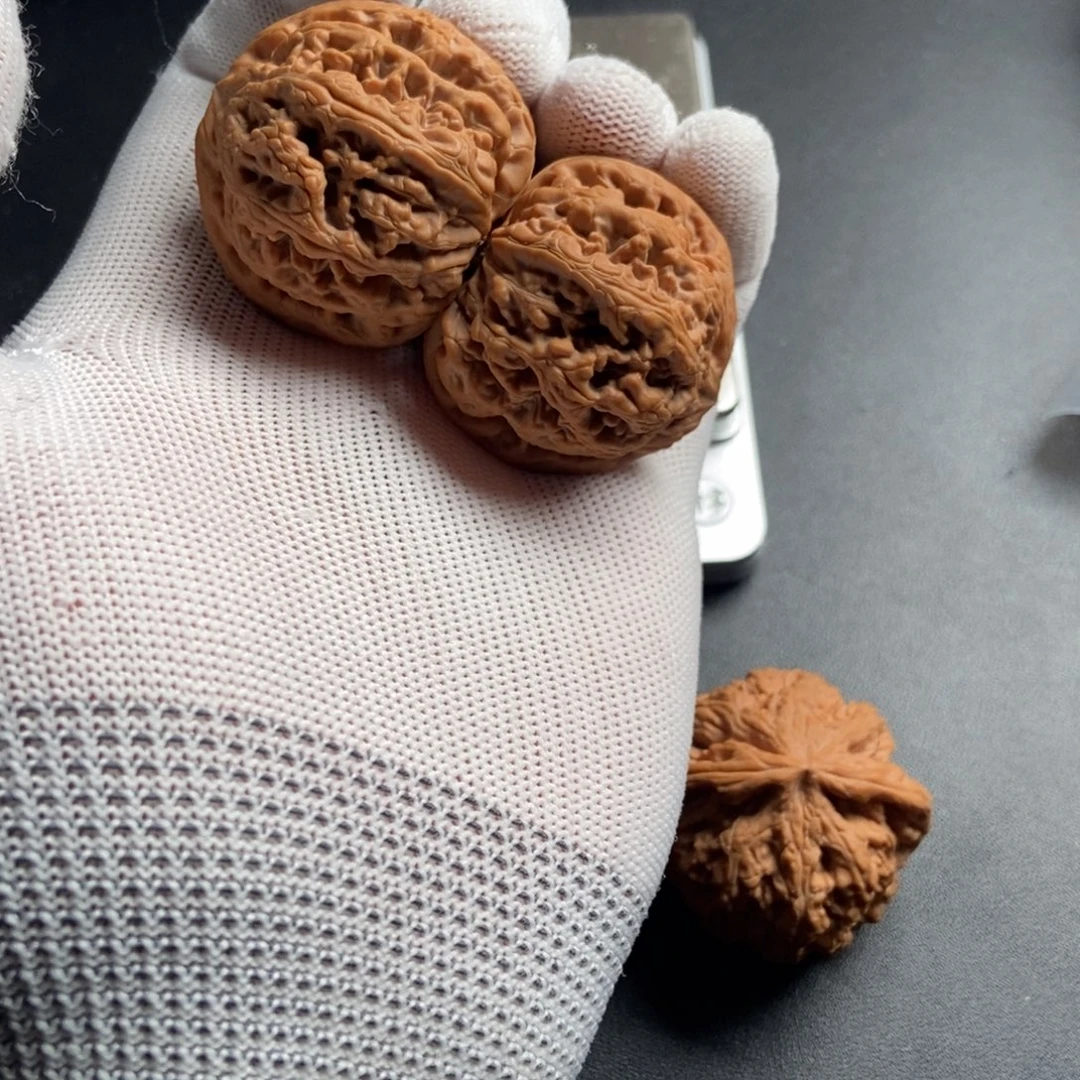 陆***陆吊坠文玩核桃大粗筋