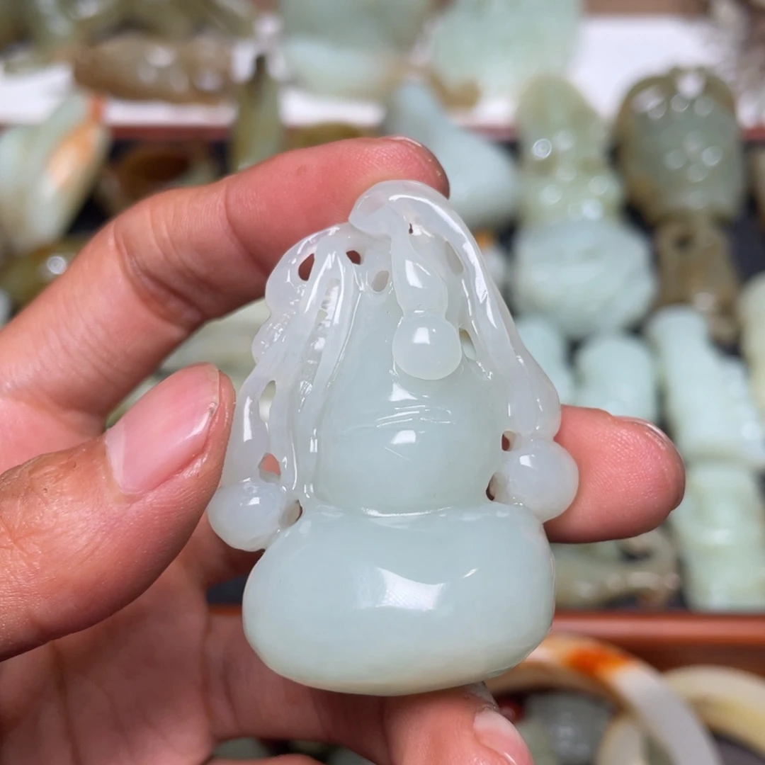 爱***美未镶嵌和田玉挂件