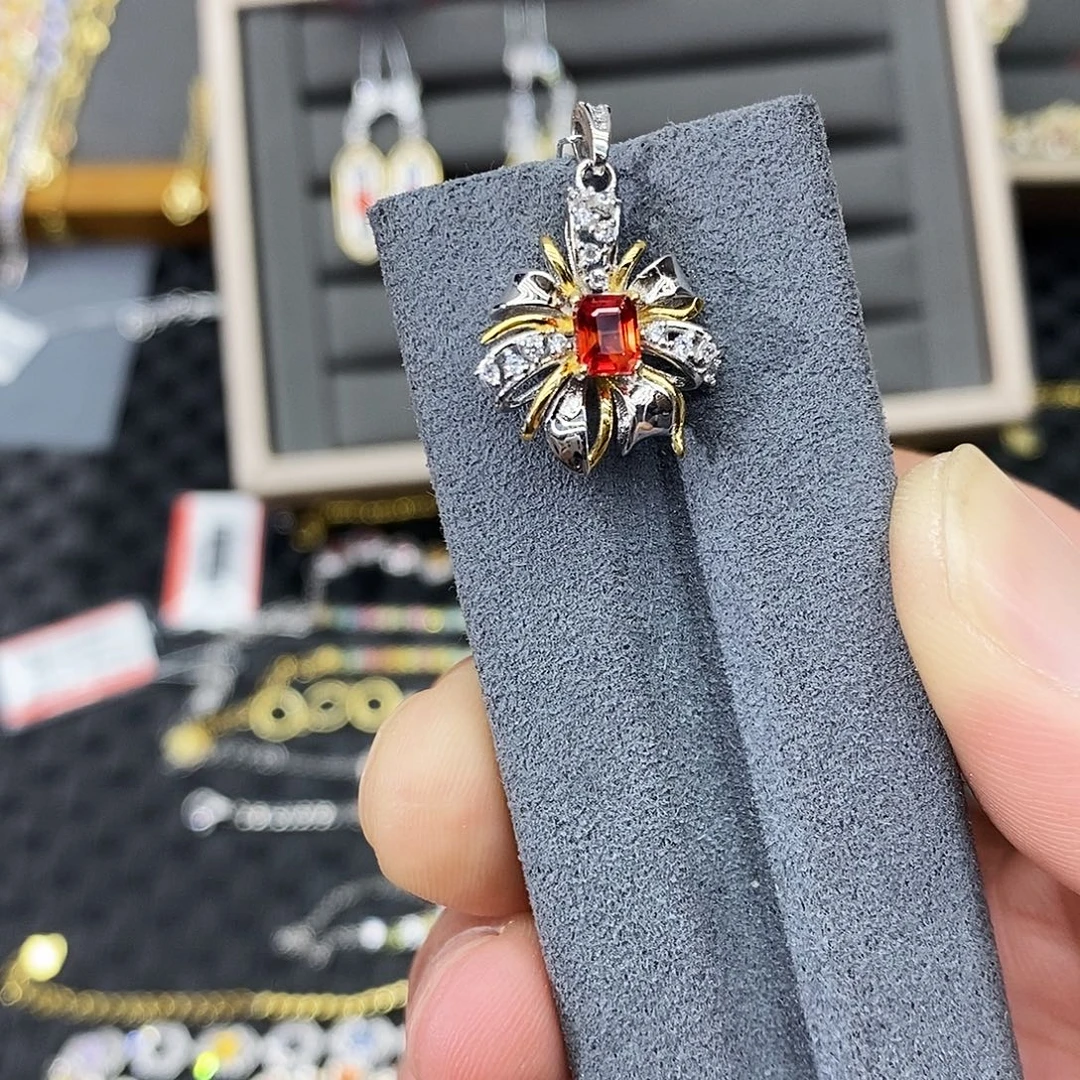 吊坠(赠链)蓝宝石银S925镶嵌