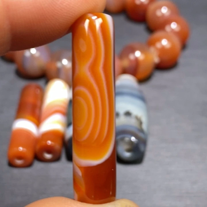 宝****玛瑙/玉髓未镶嵌颈饰