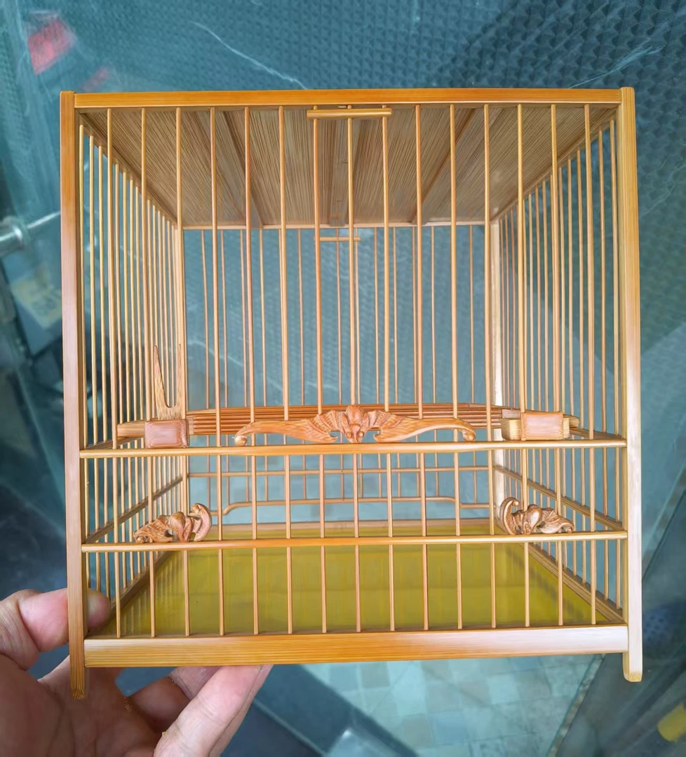 蝙蝠门花老竹留青皮料精工绣眼笼板笼直径约21厘米丝距约1.1厘米