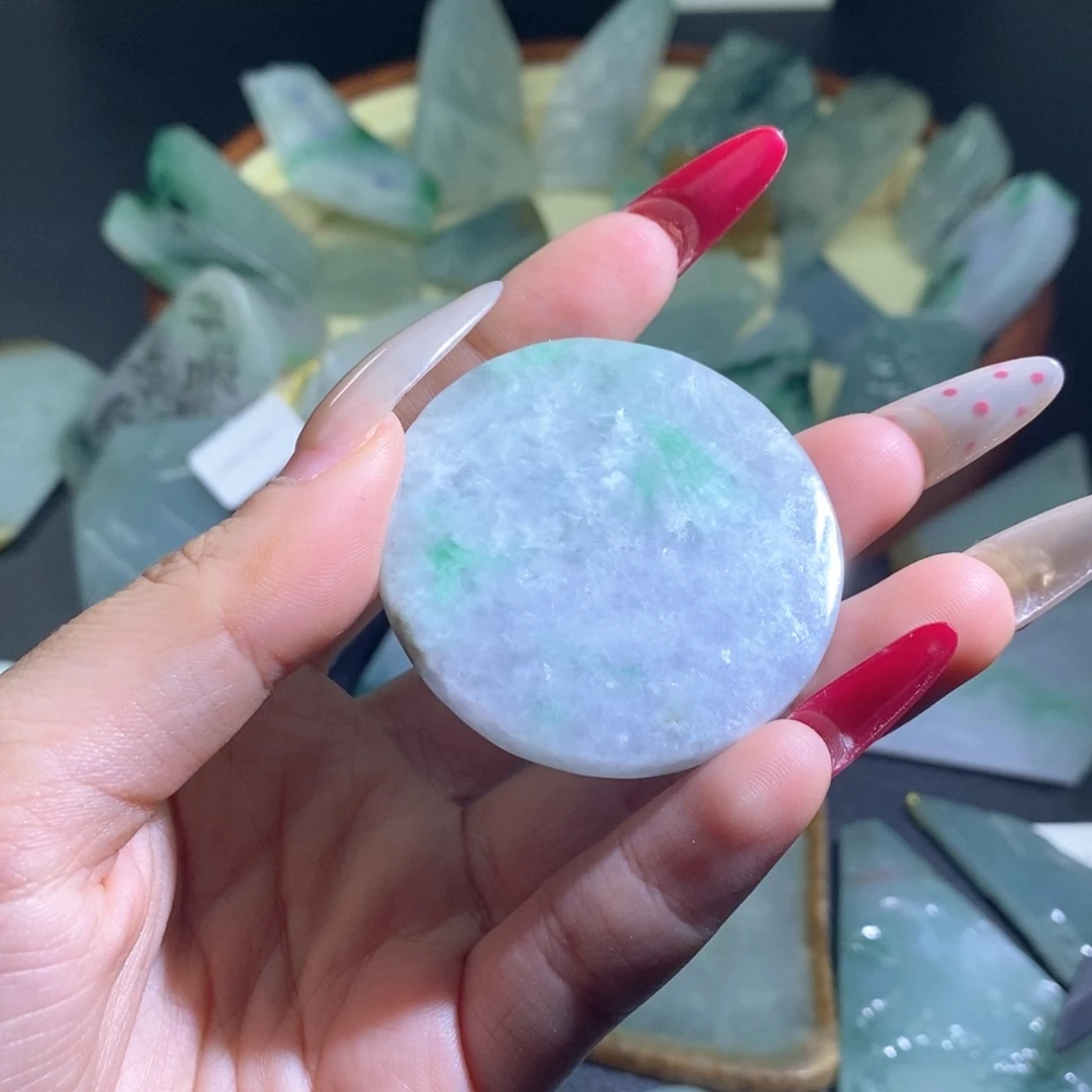 翡翠未镶嵌颈饰mm