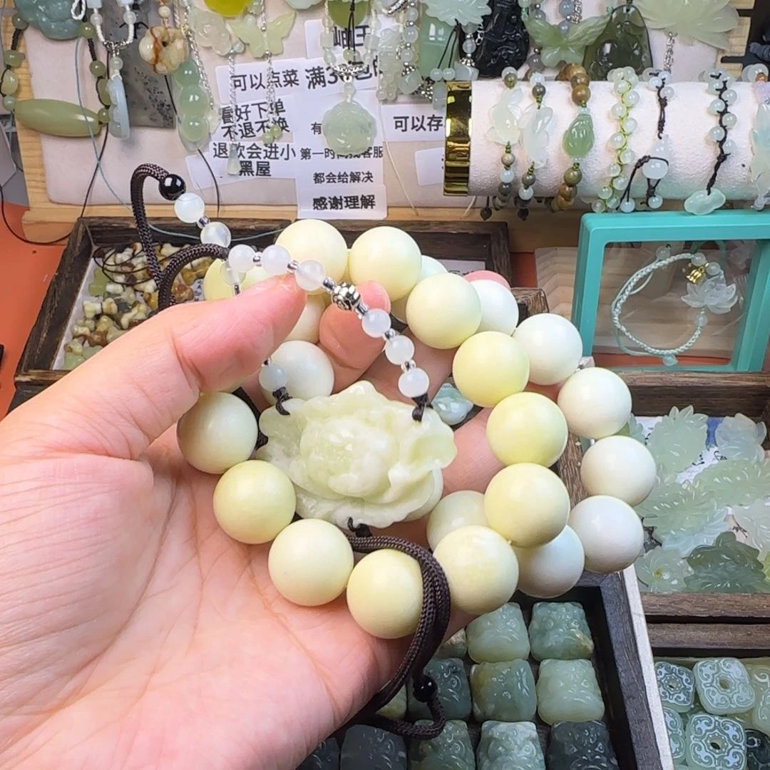 蛇纹石玉岫玉未镶嵌狮**ʸ