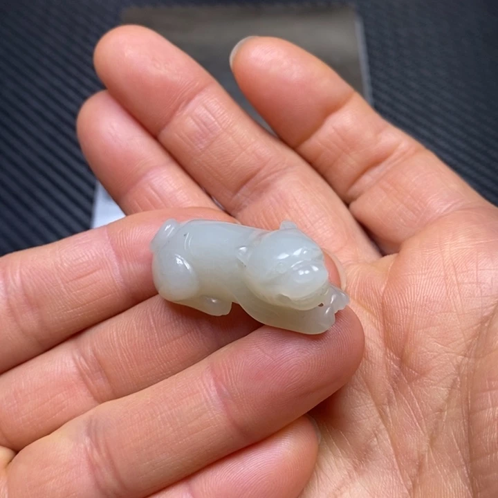 和田玉挂件未镶嵌城**人