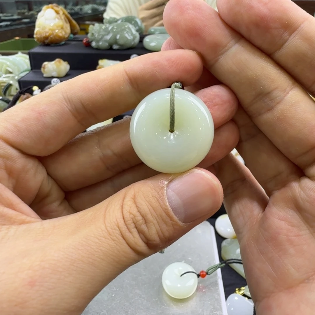 和田玉未镶嵌吊坠(赠链)新疆和田玉平安扣