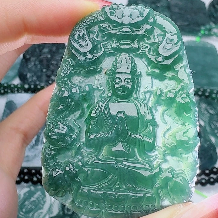 翡翠未镶嵌颈饰多样性发其一
