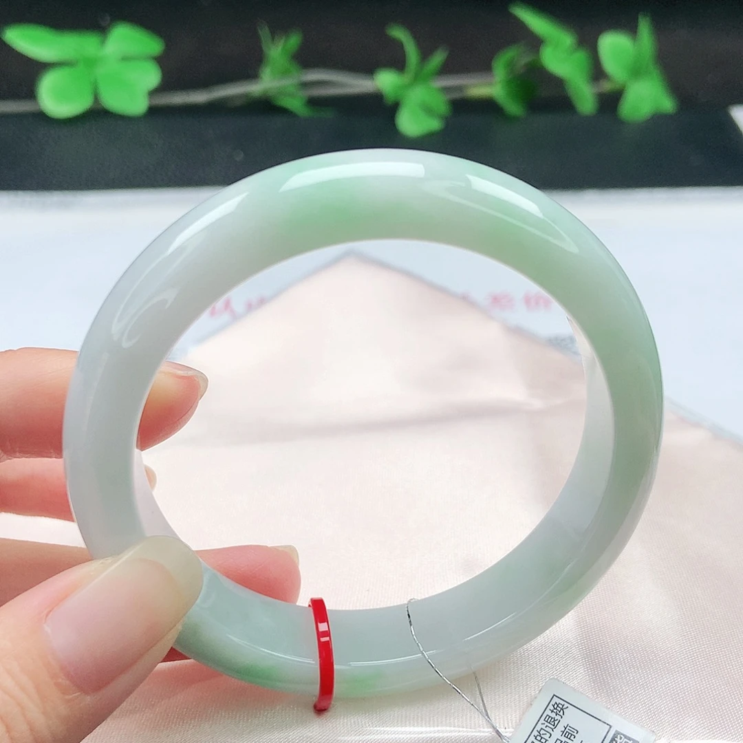 翡翠未镶嵌手镯57圈