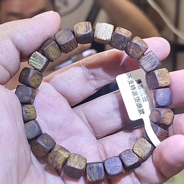沉香手串方糖珠单圈卡0.8*8克