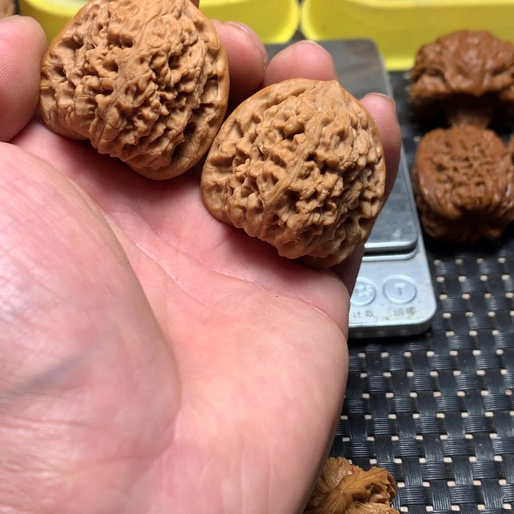 文玩核桃把件11号南疆石