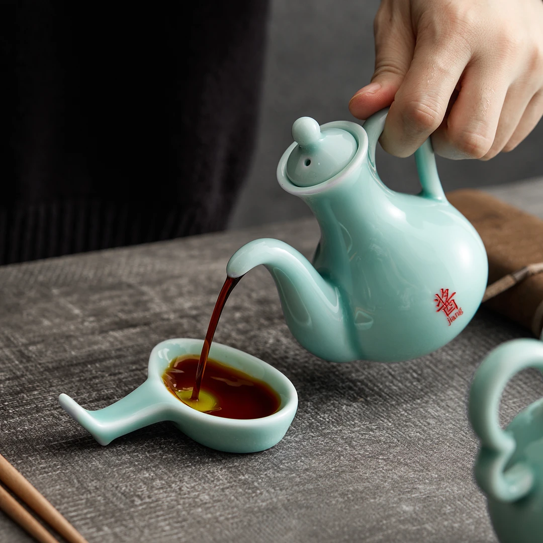 德化青瓷2025年新款高颜值家用的厨房食品级陶瓷酱油瓶带盖调味瓶