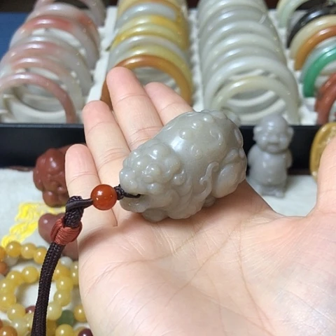 石英质玉未镶嵌手把件