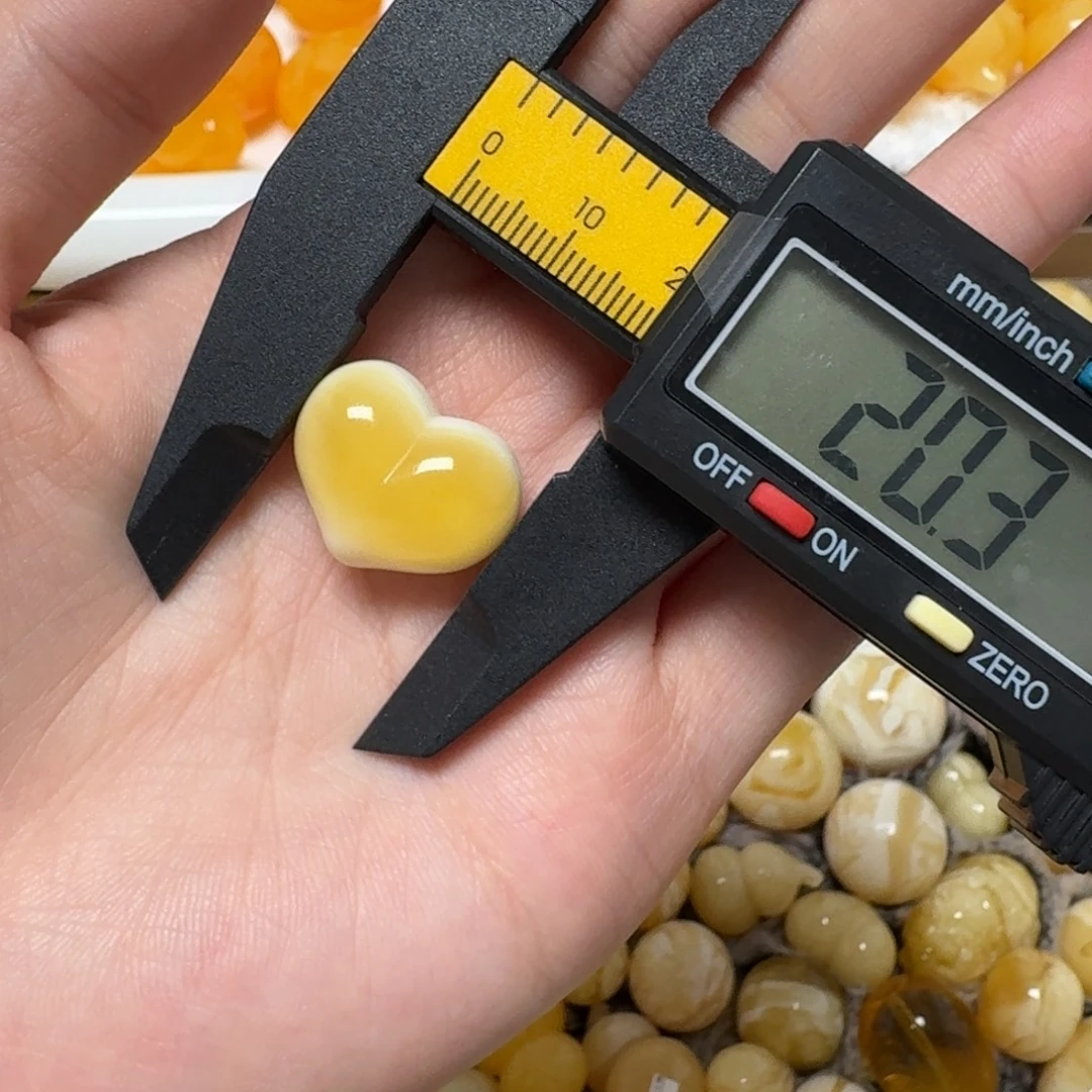 琥珀未镶嵌裸石蜜蜡屁桃