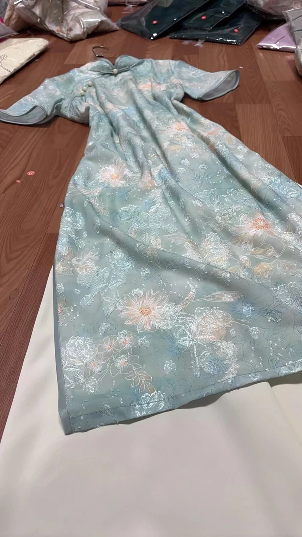 2301-绿色 碱面袖 碎花 大奥戴 旗袍