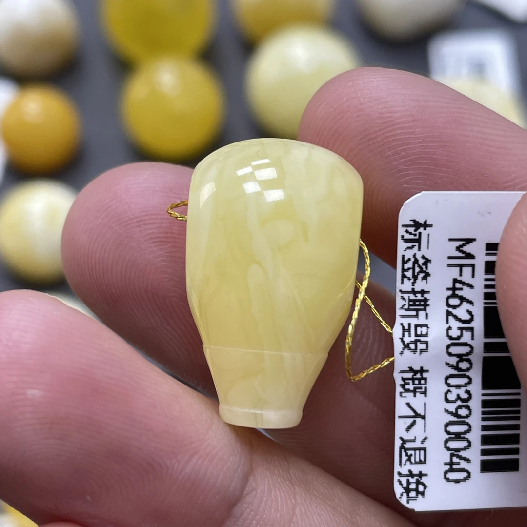 魔梵珠宝｜13*13.6*22mm俄料天然蜜蜡