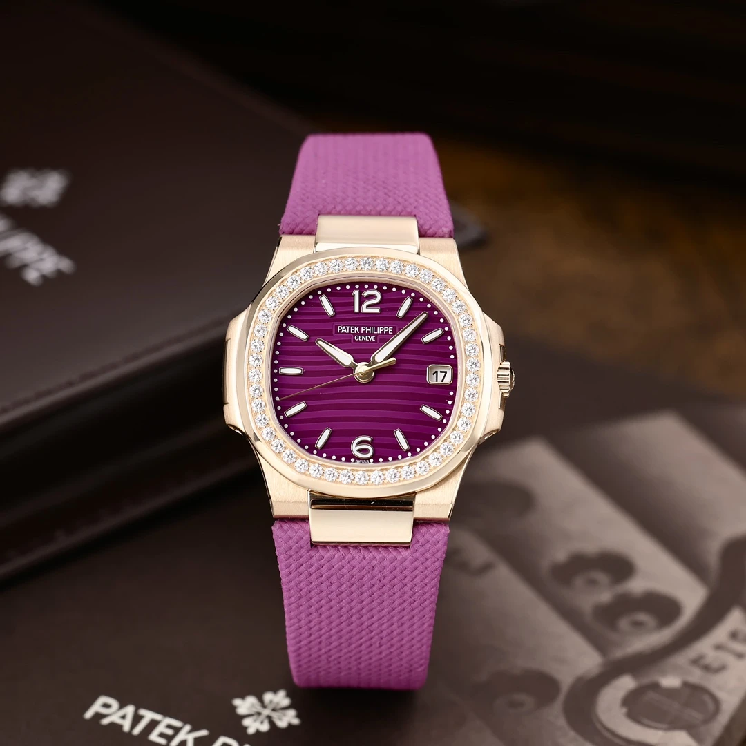 99新 Patek Philippe/百达翡丽 7010R紫盘 32mm 2025年11月保卡