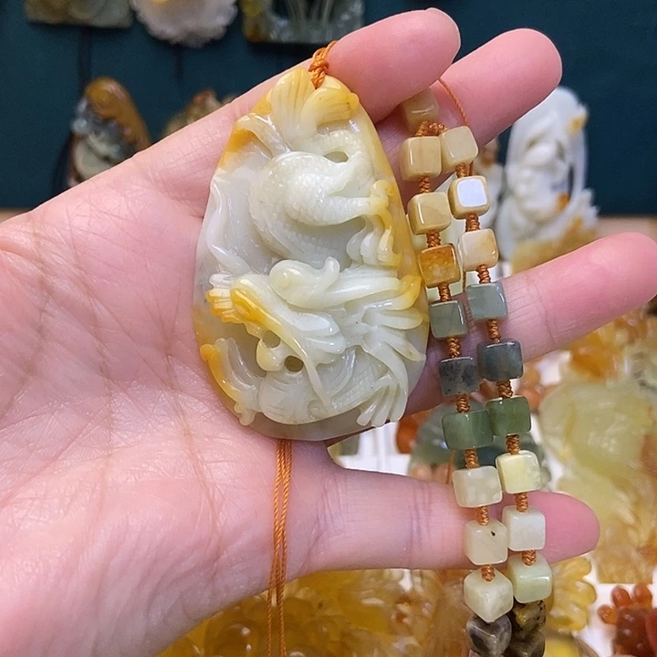 蛇纹石玉未镶嵌吊坠(赠链)