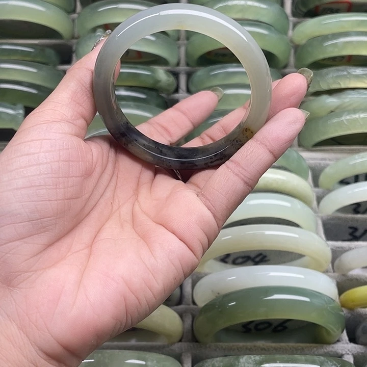 蛇纹石玉未镶嵌手镯313