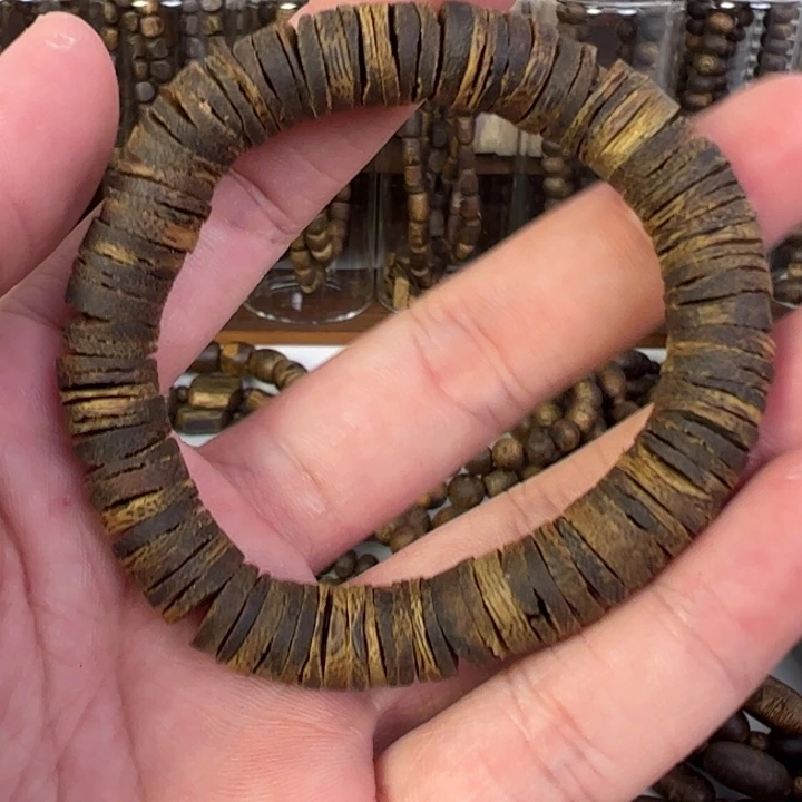 沉香手串乌身圆叶手串10克