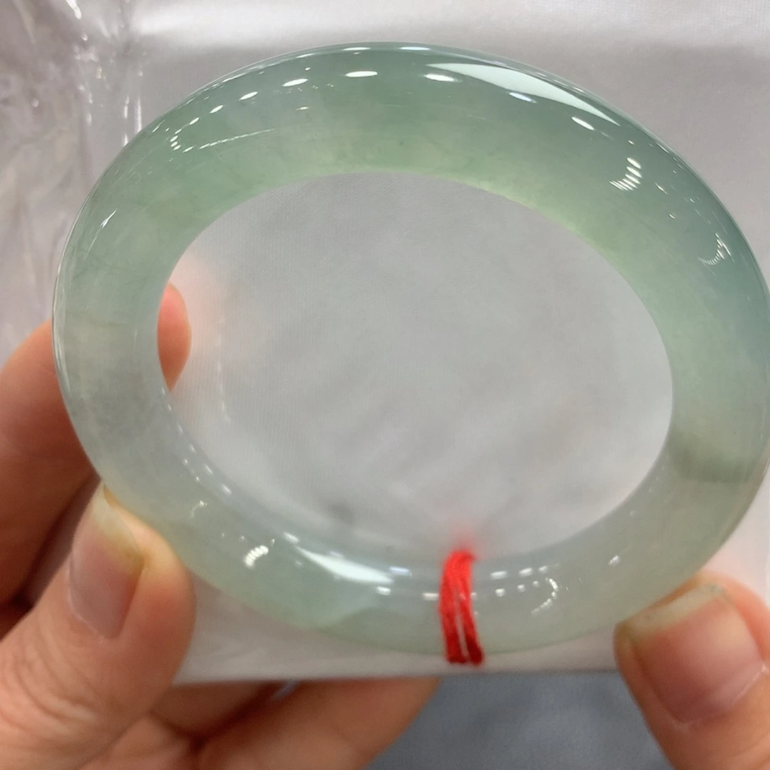 翡翠未镶嵌手镯52.8圆条