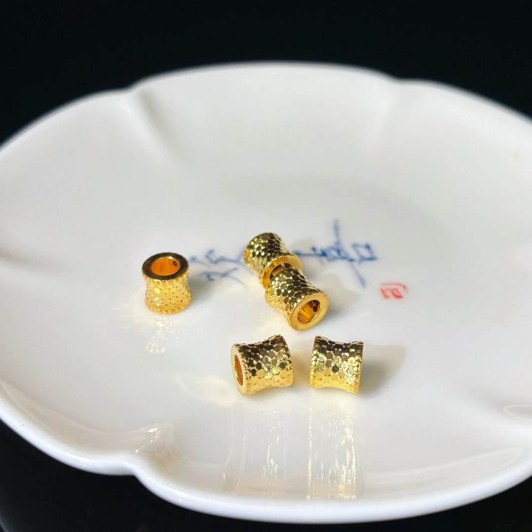 18k金  精工龙鳞小蛮腰通孔吊坠  3994  多样性发一件