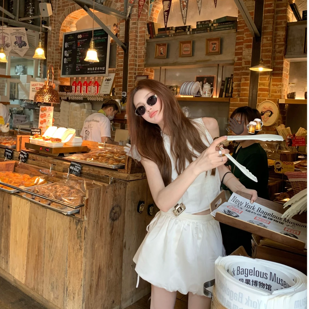 aaaaxbbb 玫瑰tequila 黑/白色花苞短裙裤显瘦设计感休闲裤短裤女