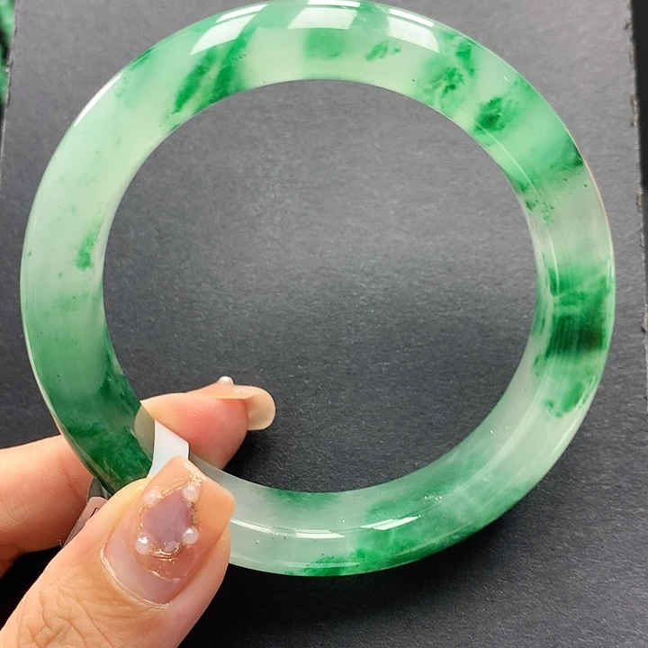 喜***阳石英质玉手镯未镶嵌