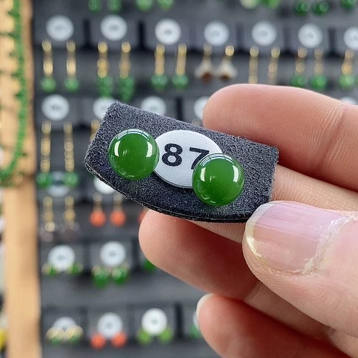 和田玉耳饰18K金镶嵌