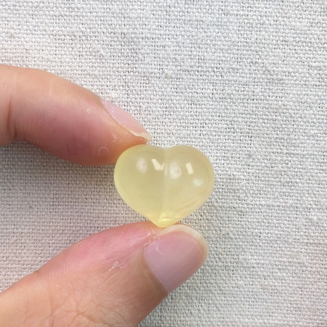 琥珀未镶嵌裸石屁桃